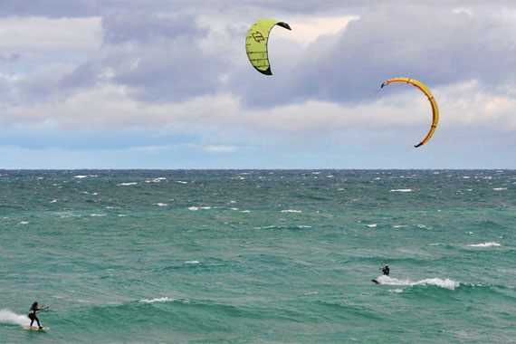 kite surfing